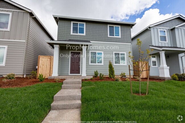 Building Photo - Discover Your Dream Home: Gorgeous Three B...
