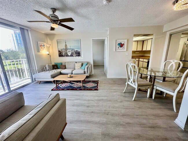 Photo - 1740 NW N River Dr Unit 516