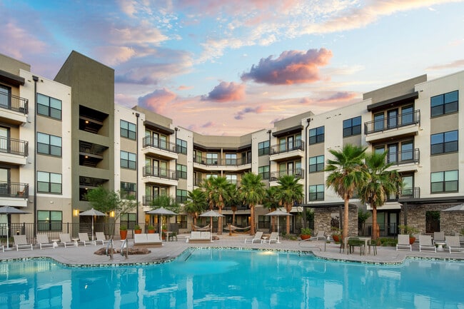 Building Photo - Livano Avondale Rental