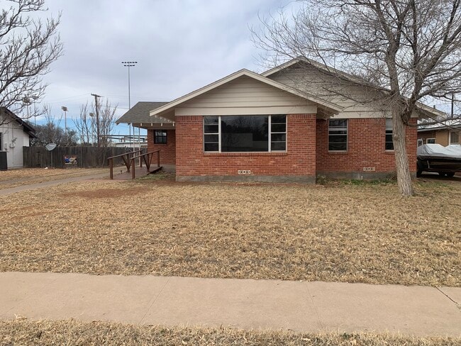 Building Photo - 1806 W Louisiana Ave