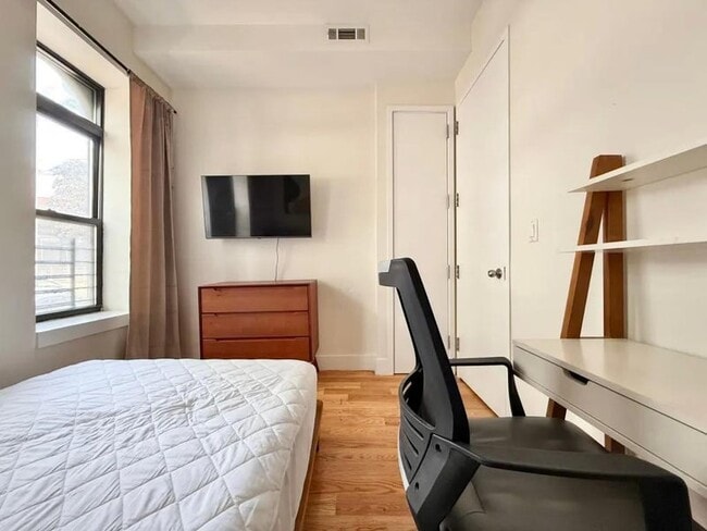 Photo - Nice room in a good neighborhood Unit 1R