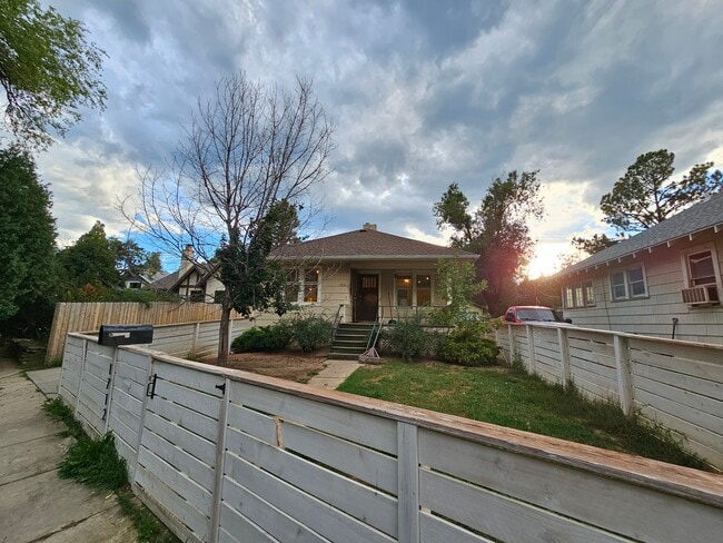 Building Photo - 1712 Ivy Pl Rental