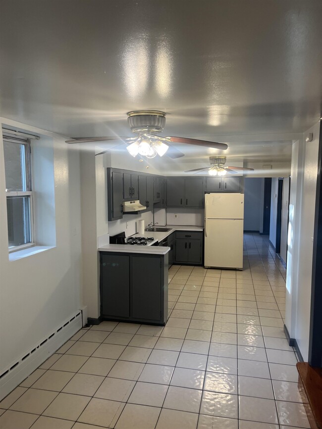 Photo - 1211 Hillside Pl