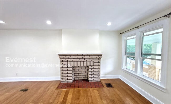 Photo - 783 Seymour Ave