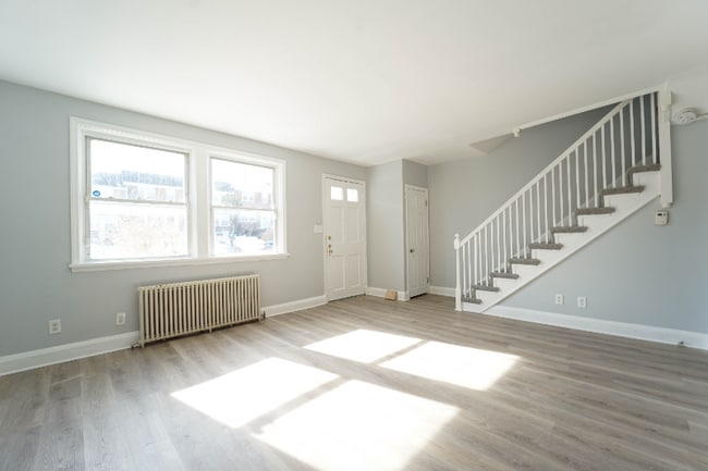 Photo - 809 Braeside Rd