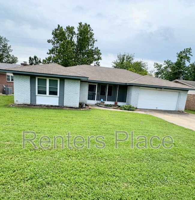 Photo - 206 W 16th St House