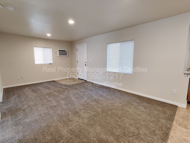 Photo - 44102 Dimmick Rd