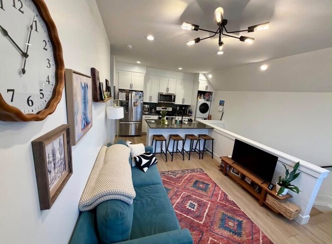 Photo - 4517 Perry St Unit 4517