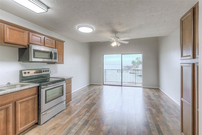 Photo - 445 Carolcrest Ln Unidad 421