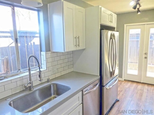 Photo - 4567 Kansas St