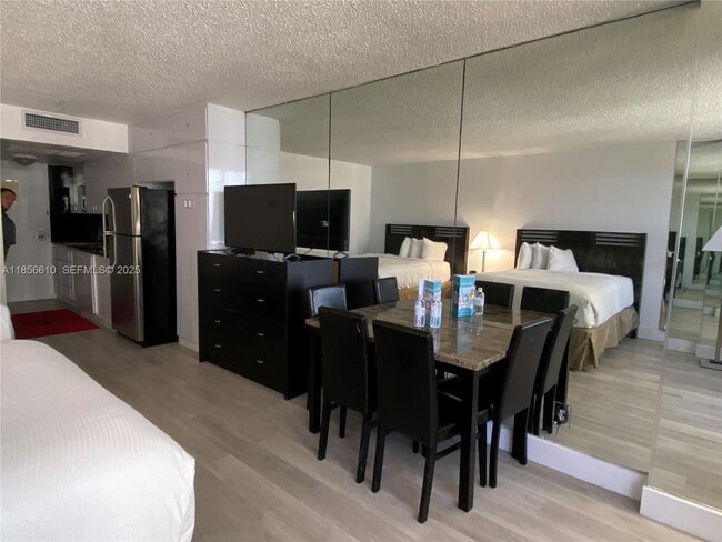 Photo - 19201 Collins Ave Unit 522