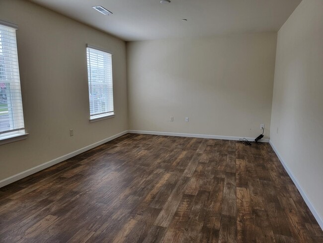 Photo - 726 Farmwood Ln