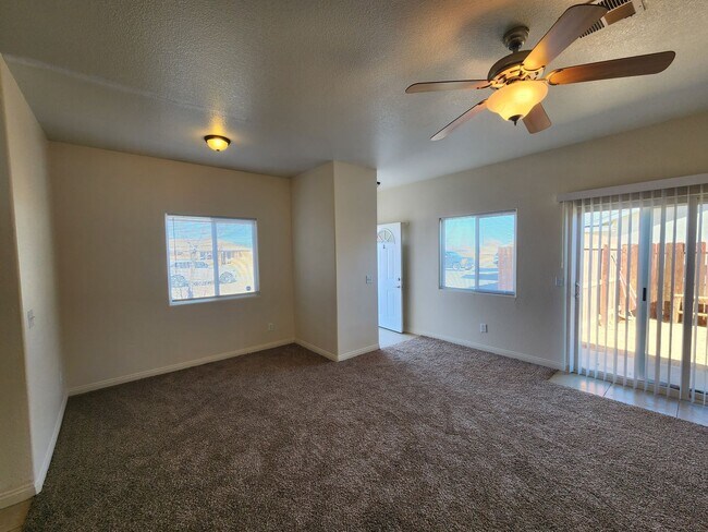 Photo - Beautiful , open floor plan 2 bedroom /  1 bathroom unit Unit 8536 Aspen Ave #A