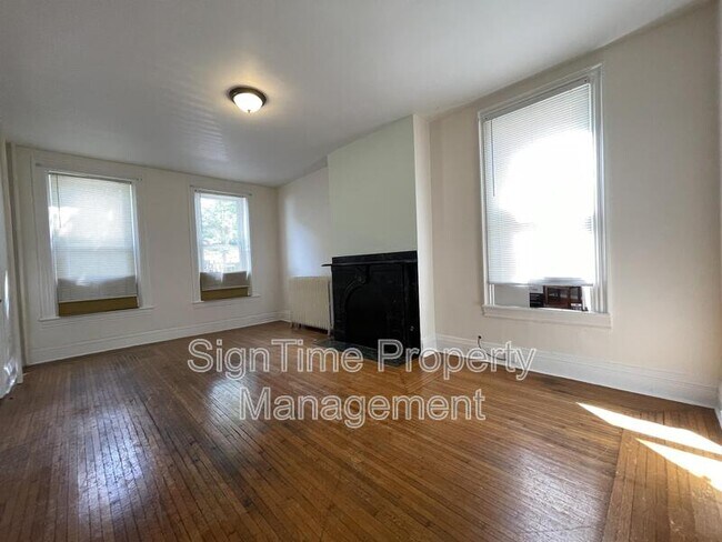 Photo - 38 E Franklin St