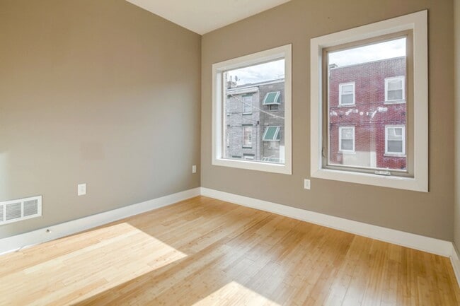 Photo - Queen Village Townhome