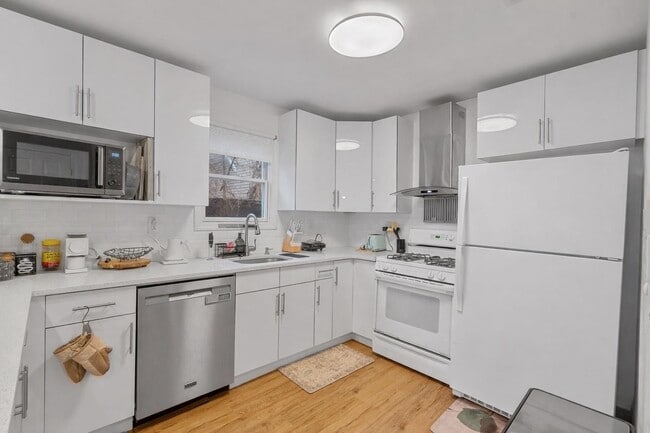 Photo - 515 44th St Unit Rear House