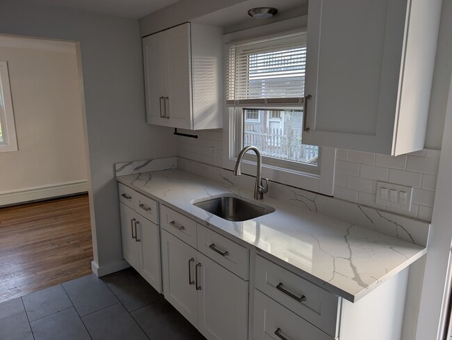 Building Photo - 94 North St Unit 1