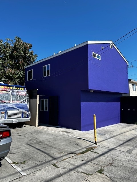 Building Photo - 3672 Van Dyke Ave Unit 3672 Van Dyke Avenue