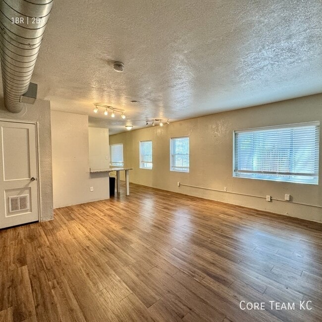 Photo - 629 E Armour Blvd Unit 629-1C