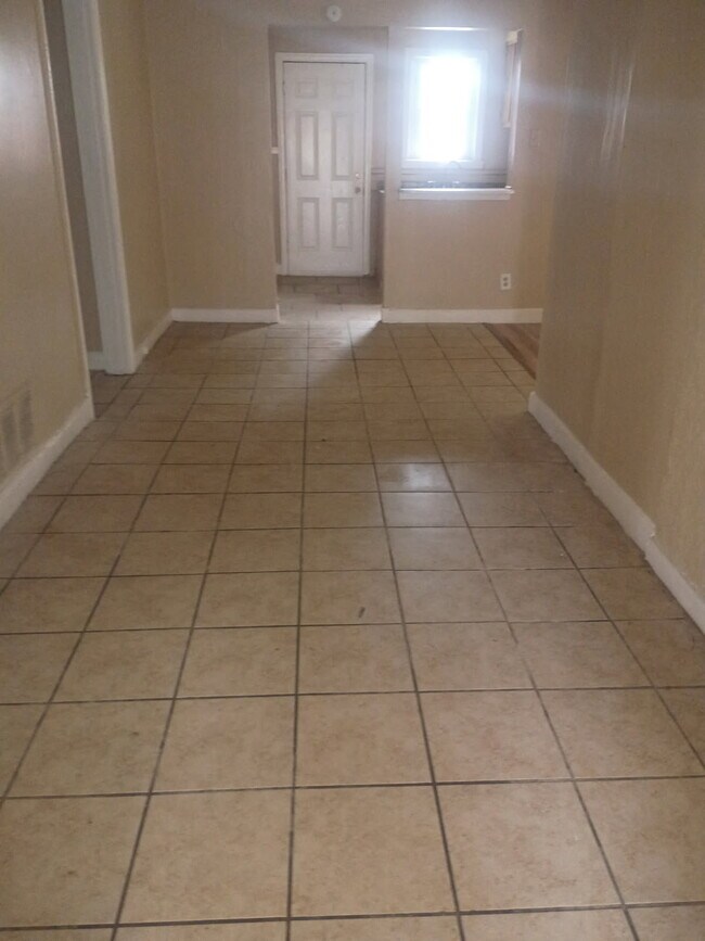 Photo - 1125 W Lexington Cir
