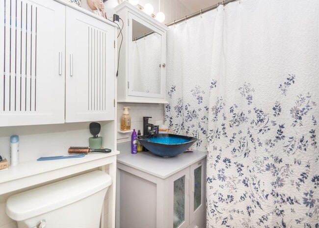 Photo - 1093 Main St Unidad 2