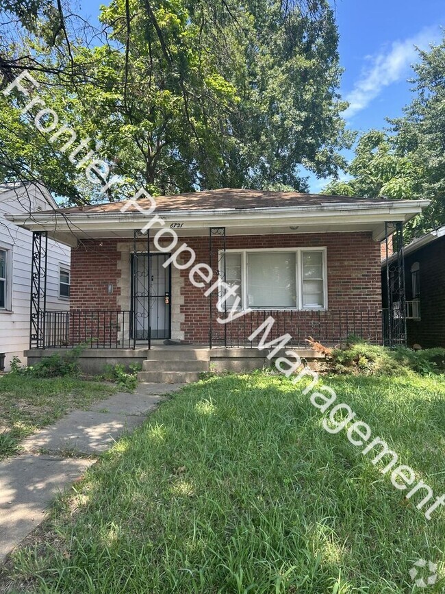 Building Photo - Charming 3-Bedroom Brick Home in Pine Lawn...