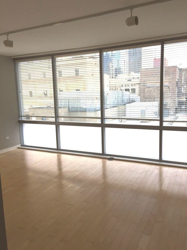 Photo - 8 E Randolph St Unidad 1804