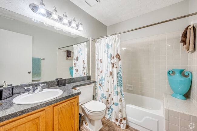 Banyan 1BR, 1BA - 855SF - Bathroom