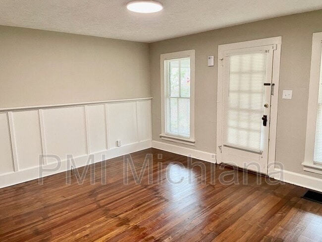 Photo - 514 W Madison St