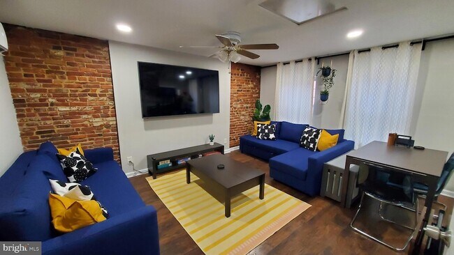 Photo - 244 S Exeter St