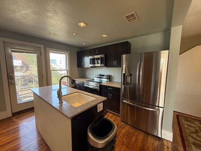 Photo - 1822 W 35th St