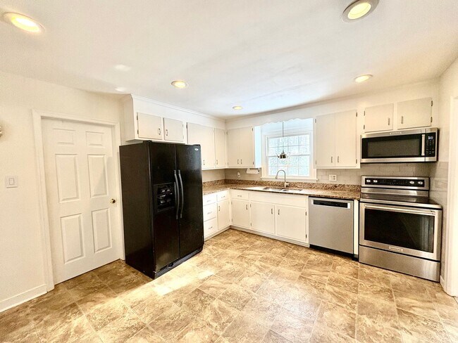 Photo - 11011 Pennway Dr