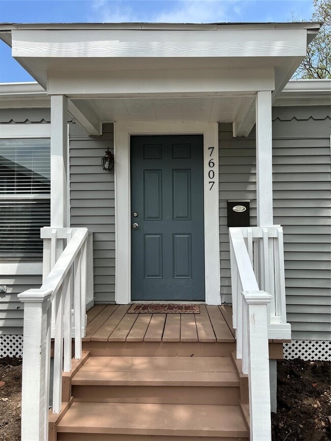 Photo - 7607 Hemlock St