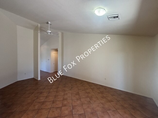 Photo - 270 E Shore Cliff Pl