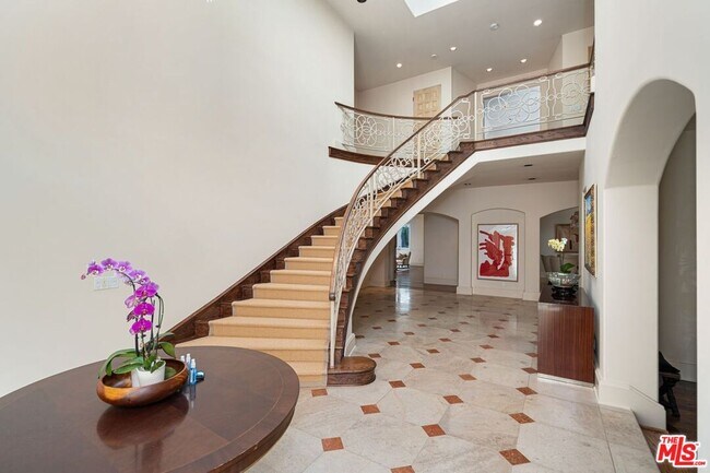 Photo - 705 Foothill Rd