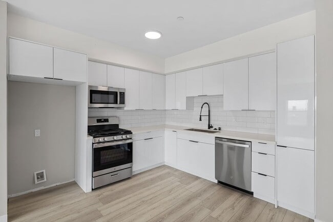 Photo - 12714 S Figueroa St