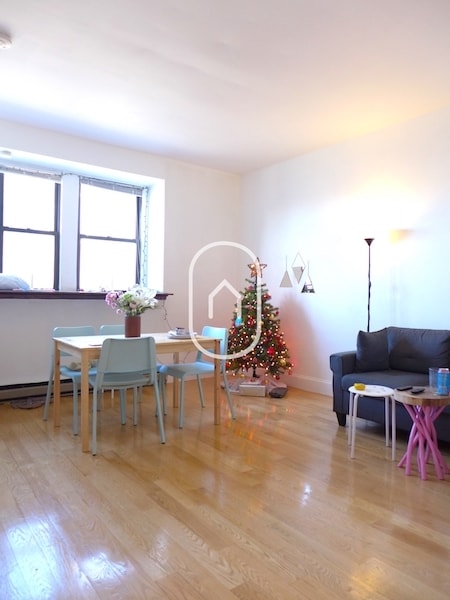 Photo - 35 Cunard St