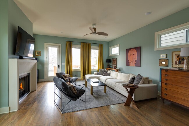 Photo - 1310 Pennock Ave Unit ID1043963P