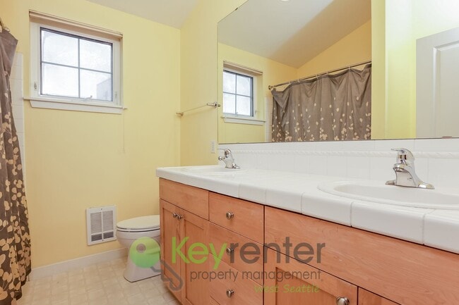 Photo - Sophisticated Seattle Home with Stunning Interiors