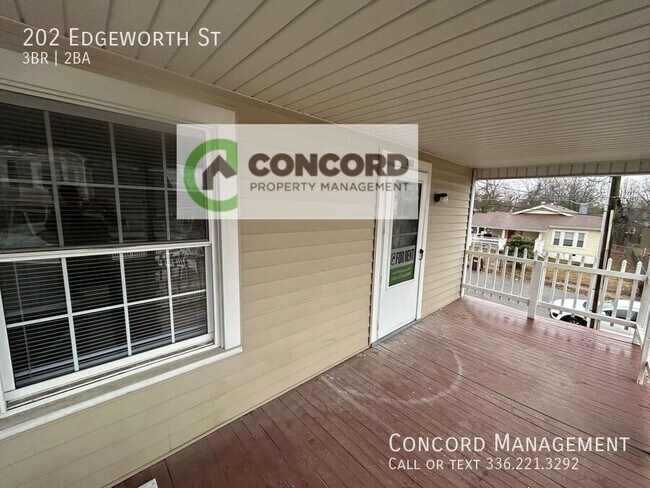 Photo - 202 Edgeworth St
