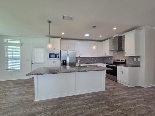 2879 Canyon Dr