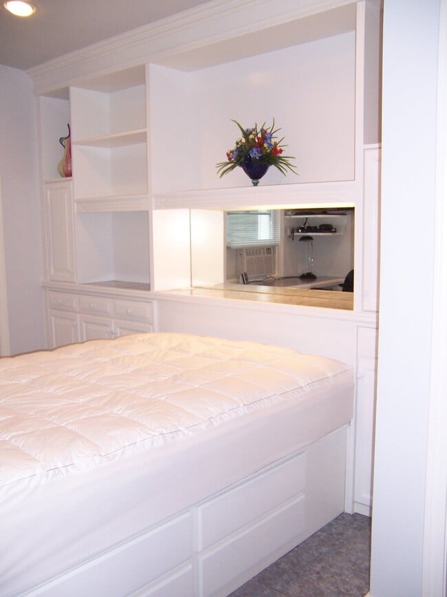 190 Maverick St Unidad 2