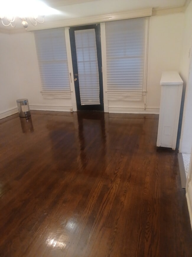 Photo - 7636 S Yates Blvd