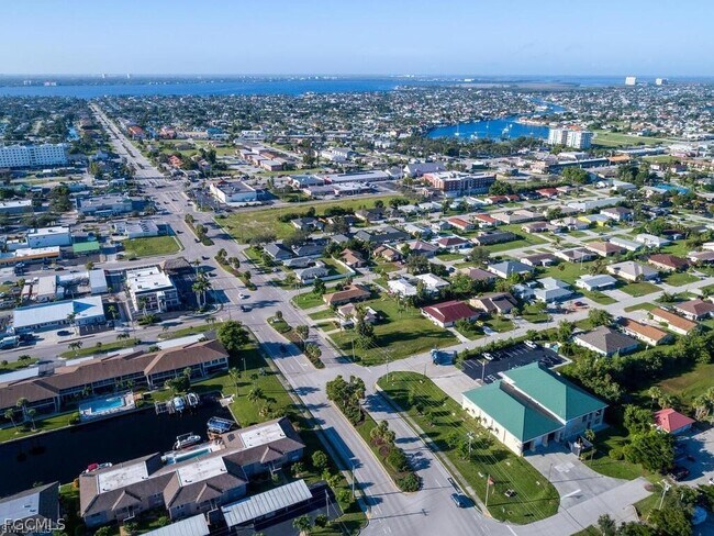 Photo - 718 SE 46th Ln