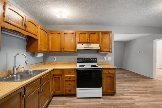 Photo - 511 Poplar St