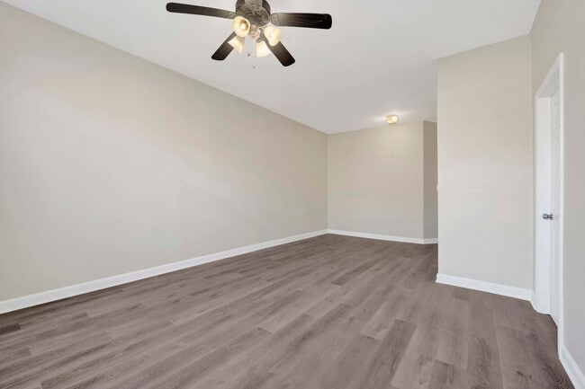 Photo - 3651 S Archer Ave Unit 1