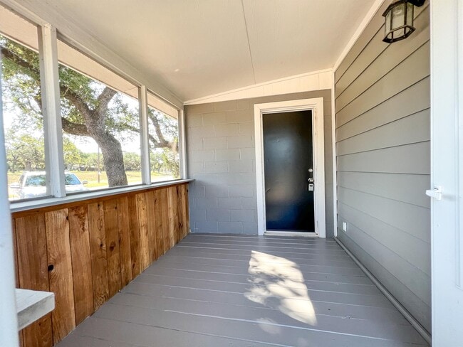 Photo - 668 Creekside Dr