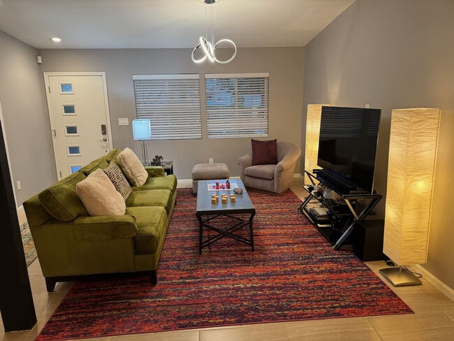 Building Photo - 1510 E Whitton Ave Unit ID1309643P Rental