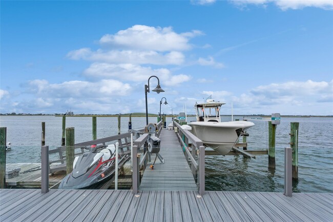 Photo - 319 Harbor Dr