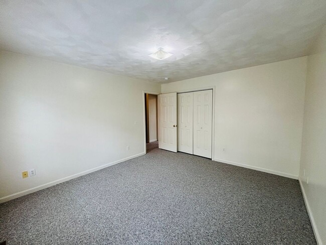 Photo - 725 E Main St
